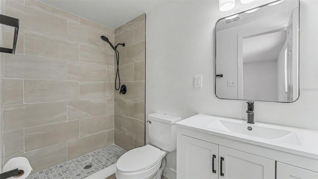 1726 CORDOVA CIRCLE W, Lakeland, FL 33801