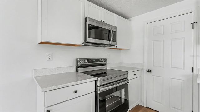 1726 CORDOVA CIRCLE W, Lakeland, FL 33801