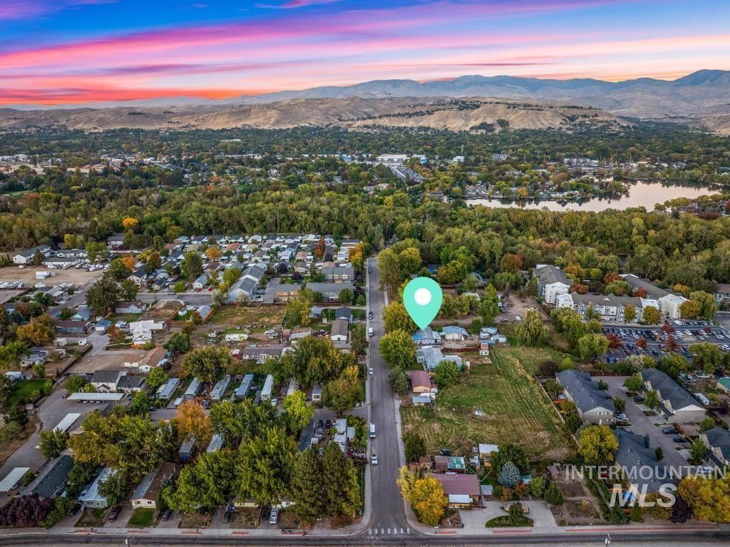 415 E 51st Street, Garden City, ID 83714 photo 4