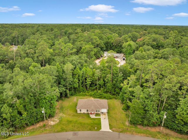 1084 Koloa Court, Diamondhead, MS 39525