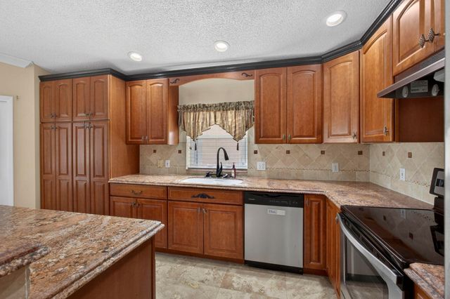243 WEDGEWOOD Circle, Greenacres, FL 33463