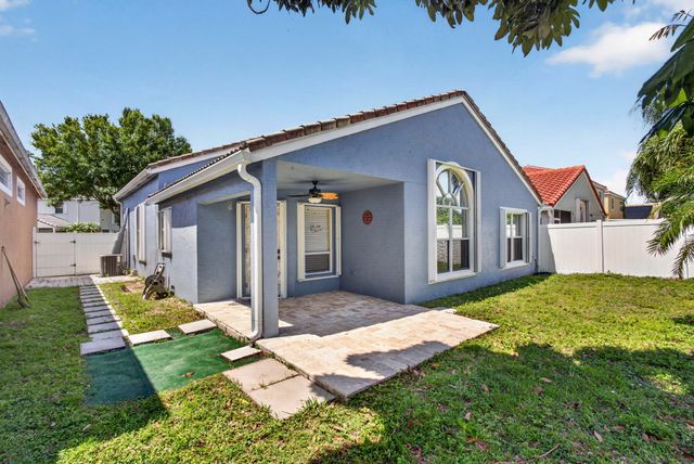 243 WEDGEWOOD Circle, Greenacres, FL 33463