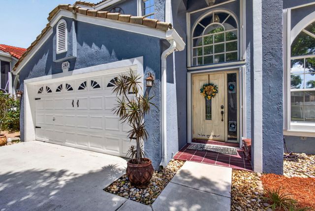 243 WEDGEWOOD Circle, Greenacres, FL 33463