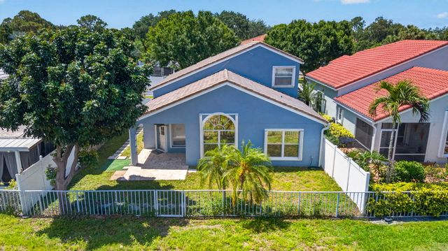 243 WEDGEWOOD Circle, Greenacres, FL 33463
