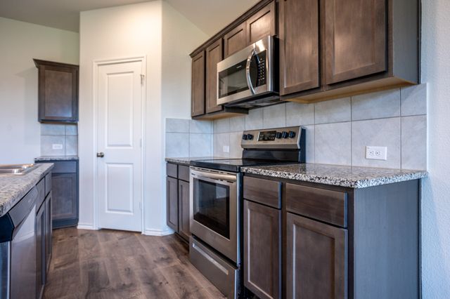 709 Alton Drive, Aubrey, TX 76227
