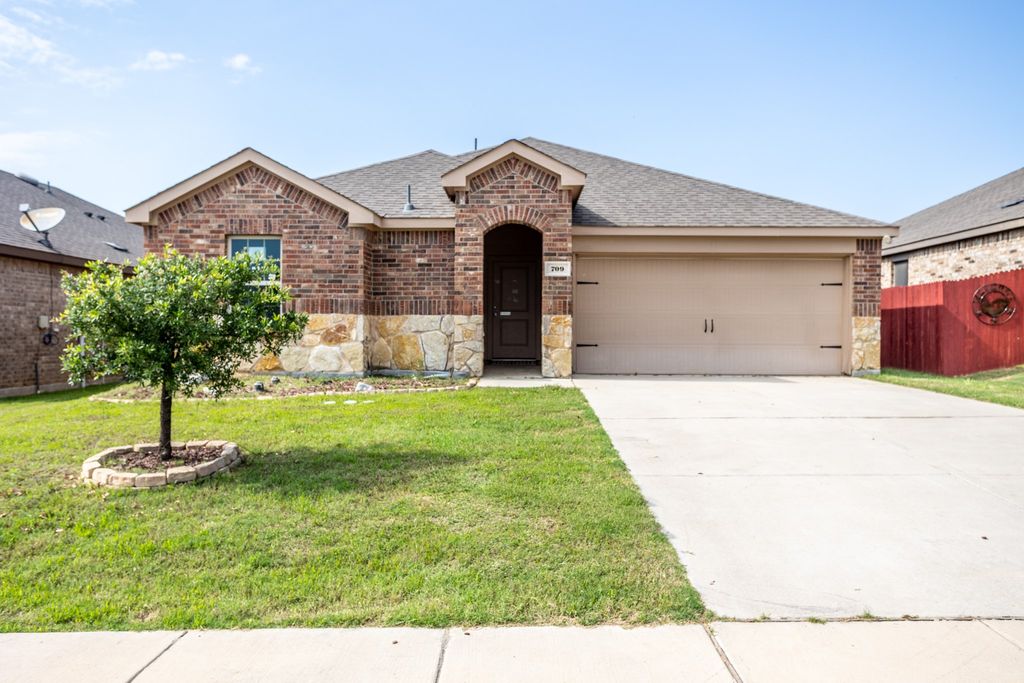 709 Alton Drive, Aubrey, TX 76227