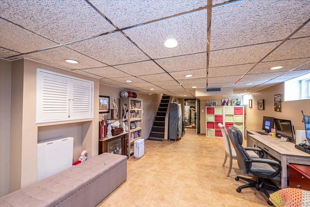 19945 34th Avenue, Flushing, NY 11358