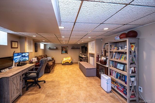 19945 34th Avenue, Flushing, NY 11358
