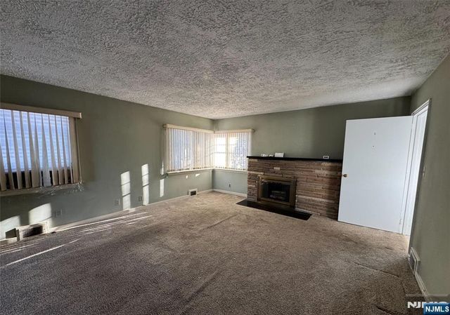 535 Roff Avenue, Palisades Park, NJ 07650