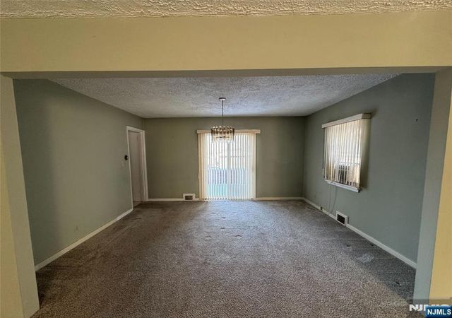 535 Roff Avenue, Palisades Park, NJ 07650