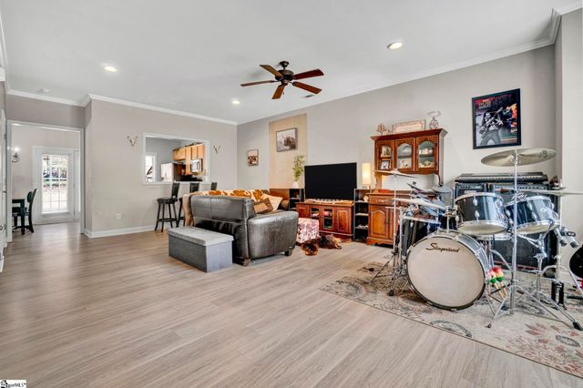 6 Amity Lane, Greenville, SC 29609