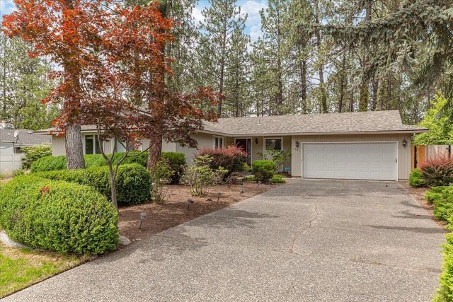 1006 W Bellwood Dr, Spokane, WV 99218