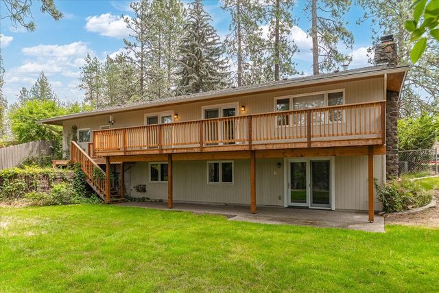 1006 W Bellwood Dr, Spokane, WV 99218