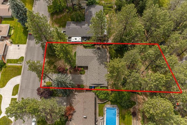 1006 W Bellwood Dr, Spokane, WV 99218