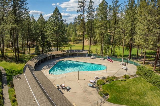 1006 W Bellwood Dr, Spokane, WV 99218