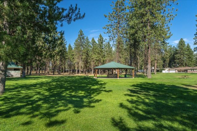 1006 W Bellwood Dr, Spokane, WV 99218