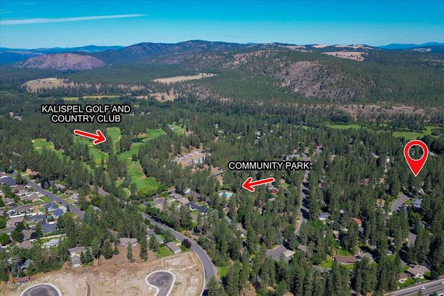 1006 W Bellwood Dr, Spokane, WV 99218