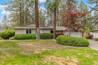 1006 W Bellwood Dr, Spokane, WV 99218