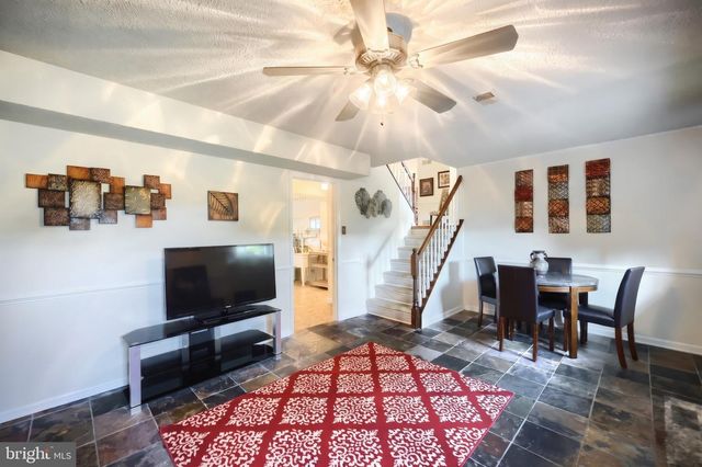 525 BASEHOAR SCHOOL RD, Littlestown, PA 17340