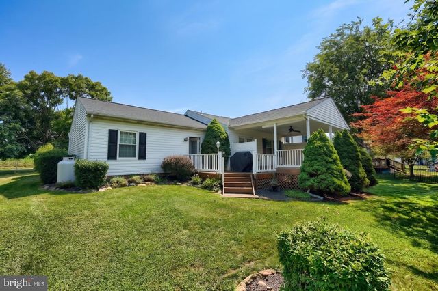 525 BASEHOAR SCHOOL RD, Littlestown, PA 17340