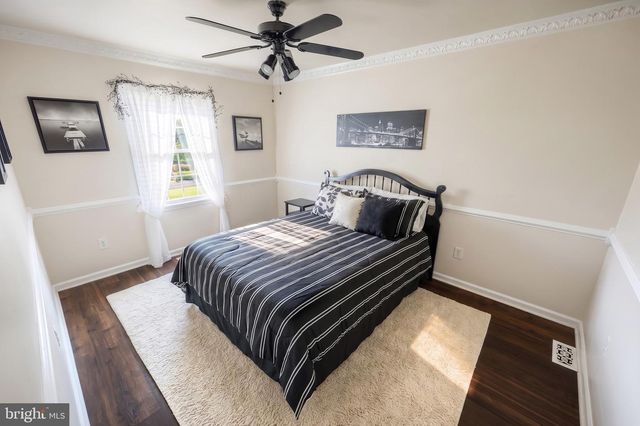 525 BASEHOAR SCHOOL RD, Littlestown, PA 17340
