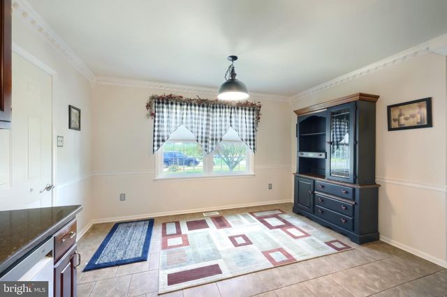 525 BASEHOAR SCHOOL RD, Littlestown, PA 17340