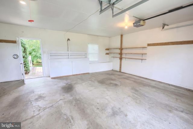 525 BASEHOAR SCHOOL RD, Littlestown, PA 17340