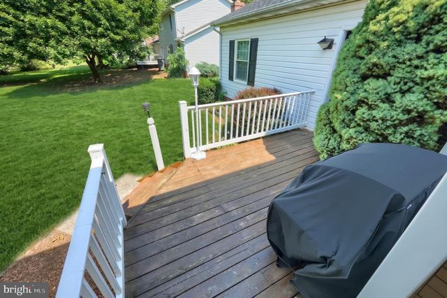525 BASEHOAR SCHOOL RD, Littlestown, PA 17340