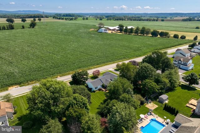 525 BASEHOAR SCHOOL RD, Littlestown, PA 17340