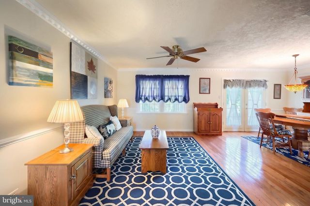 525 BASEHOAR SCHOOL RD, Littlestown, PA 17340