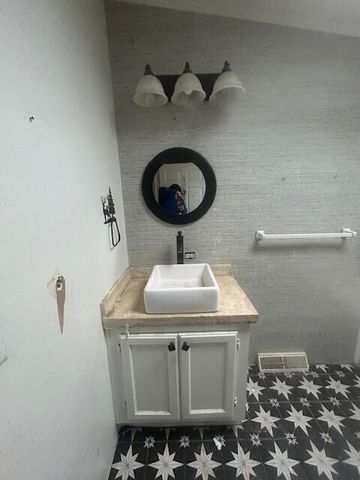 1660 N Bard Road, Gladwin, MI 48624