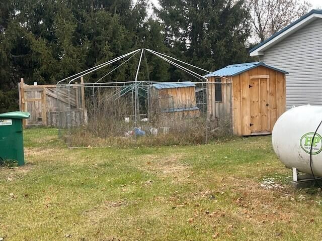 1660 N Bard Road, Gladwin, MI 48624