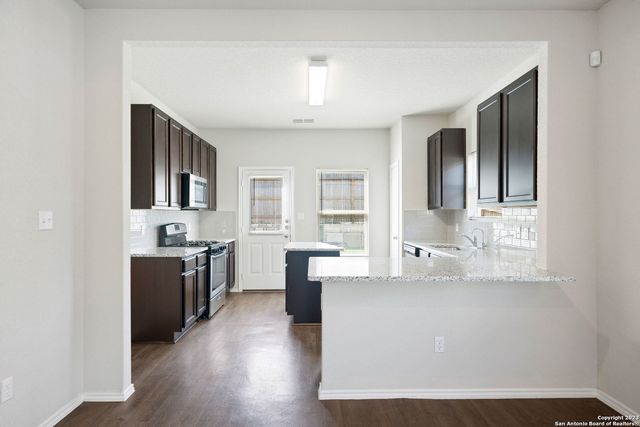 5407 Shasta Pl, St Hedwig, TX 78152