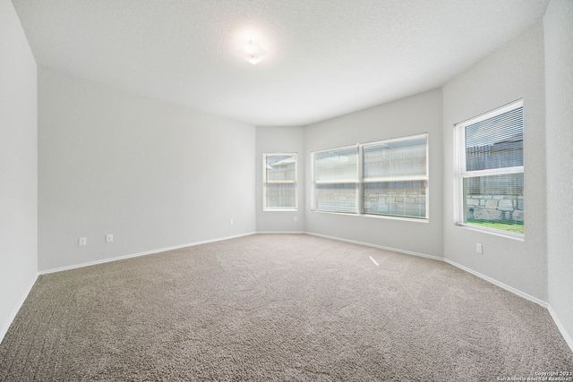 5407 Shasta Pl, St Hedwig, TX 78152