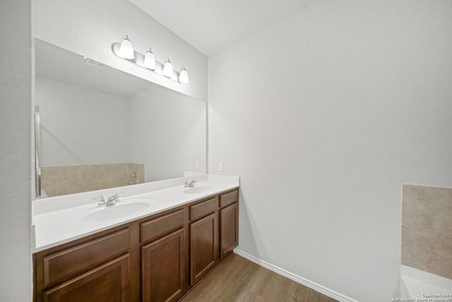 5407 Shasta Pl, St Hedwig, TX 78152