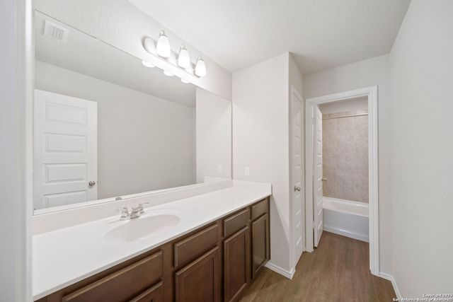 5407 Shasta Pl, St Hedwig, TX 78152