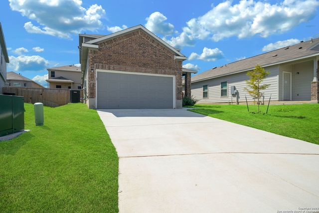 5407 Shasta Pl, St Hedwig, TX 78152