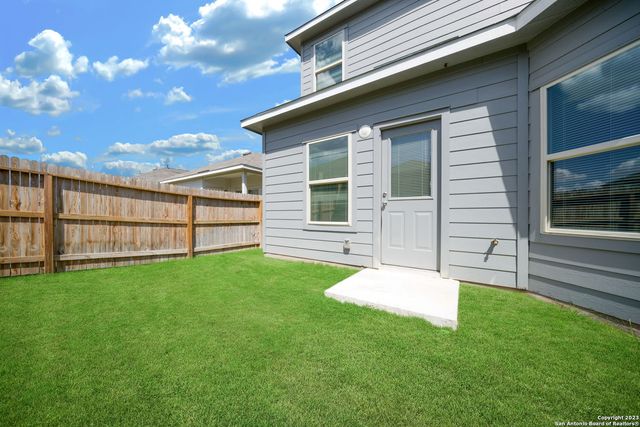 5407 Shasta Pl, St Hedwig, TX 78152