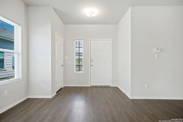 5407 Shasta Pl, St Hedwig, TX 78152