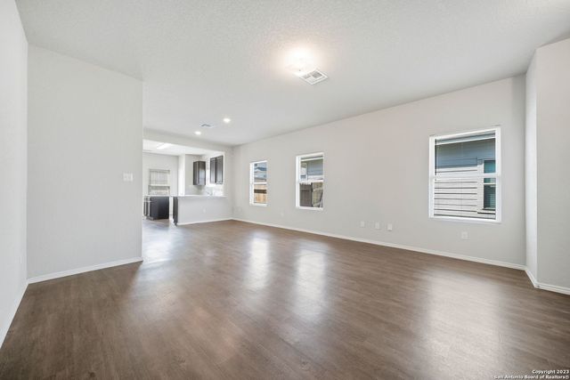 5407 Shasta Pl, St Hedwig, TX 78152