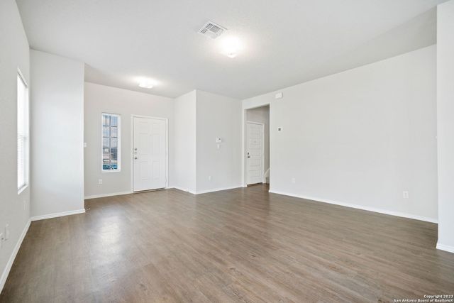 5407 Shasta Pl, St Hedwig, TX 78152