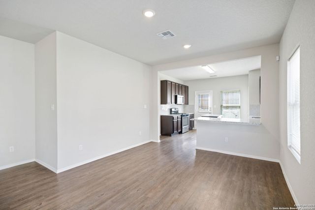 5407 Shasta Pl, St Hedwig, TX 78152