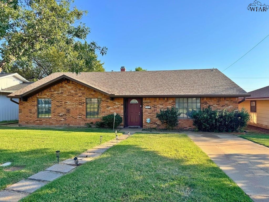 1513 HURSH AVENUE, Wichita Falls, TX 76302