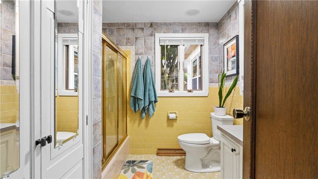 67 Curry Road, Cranston, RI 02920