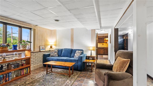 67 Curry Road, Cranston, RI 02920