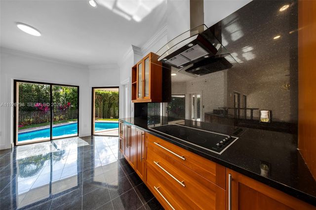 301 Isla Dorada Blvd, Coral Gables, FL 33143