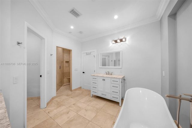 301 Isla Dorada Blvd, Coral Gables, FL 33143