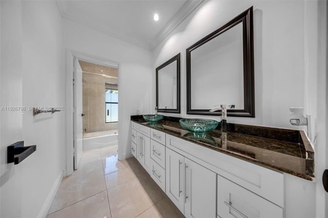 301 Isla Dorada Blvd, Coral Gables, FL 33143