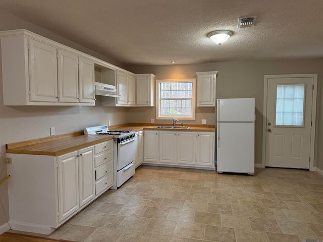 23595 Highway 442 Highway, Independence, LA 70443