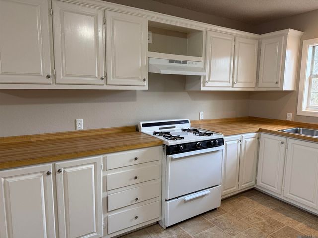 23595 Highway 442 Highway, Independence, LA 70443